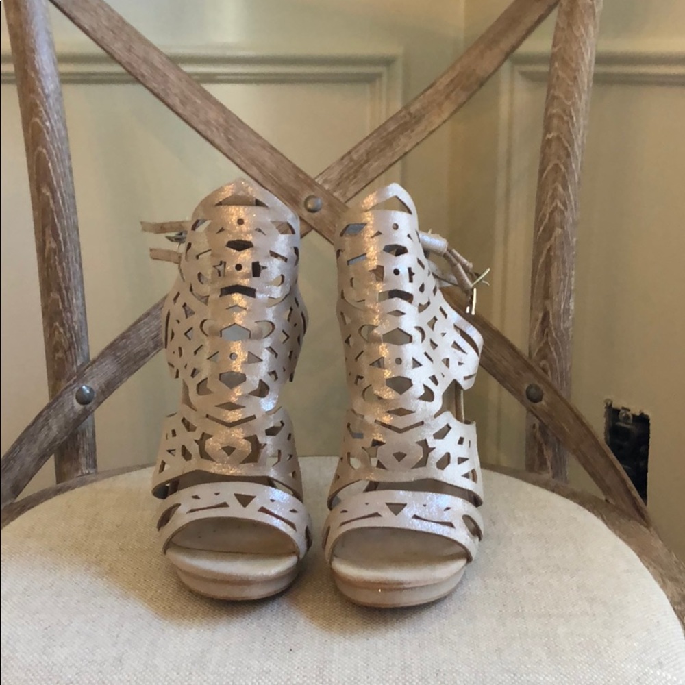 Champagne high heel size 7